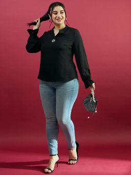 KASSUALLY - CURVE BY KASSUALLY Flower Brooch Collared V-Neck Full Sleeve Black Top