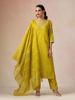 trueBrowns - Green Floral Kurta with Pant and Dupatta