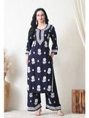 Navy Blue color option, Currently selected