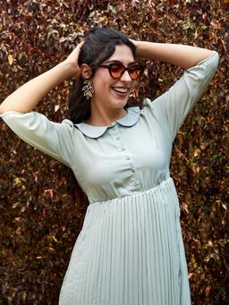 PINACOLADA - Women Off-White Pleated Tie-Up Dress