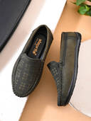 Olive color option, Currently selected