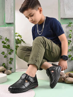 steprite - Boys Black Synthetic Sandals
