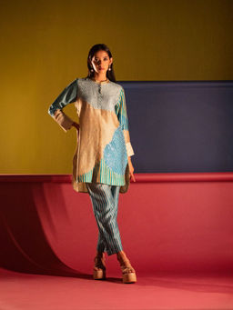 clos - Multi Colour Kurta with Pant (Set of 2)