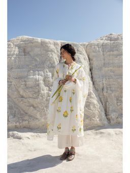 Karaj Jaipur - Hand Painted Off White Kurta with Pant and Dupatta (Set of 3)