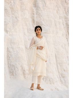Karaj Jaipur - Off White Chikankari Mul Chanderi Kurta with Pant and Dupatta (Set of 3)