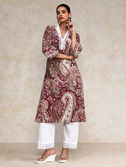 Varanga - Women paisley printed three quarter sleeve Kurta