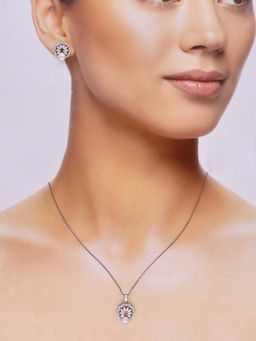 Kai Jewel - Sterling Classic Pattern Diamond And Pearl Necklace With Earrings Set