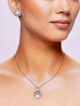 Kai Jewel - Sterling Snowflake Diamond And Pearl Necklace With Earrings Set