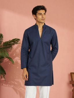 Vastramay - Men Navy Blue Cotton Solid V-Neck Thigh-Length Kurta