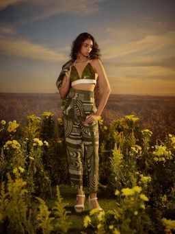 Nirmooha - Green Power Pose Blazer with Pant (Set of 2)