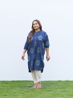Vaaya - The Dot Navy Ikat Anti-Fit Kurta