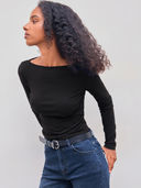 Black color option, Sold out, Currently selected
