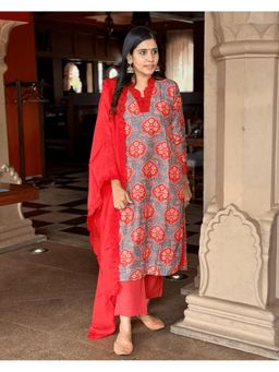 GULABI DORI - Women Red Cotton Floral Kurta with Pant and Dupatta (Set of 3)