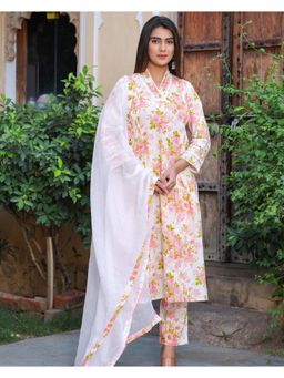 GULABI DORI - Women Peach Cotton Floral Kurta with Pant and Dupatta (Set of 3)