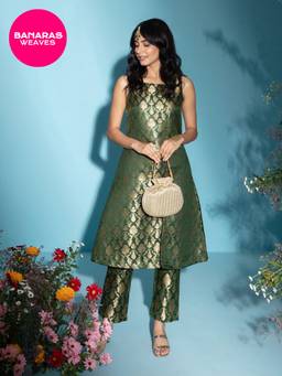 Gajra Gang - Banaras Dark Green Brocade Straight Kurta GGKUR11