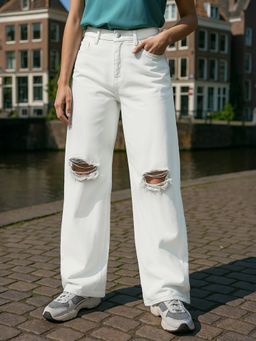 Bewakoof - Women's White Baggy Straight Fit Distressed Jeans