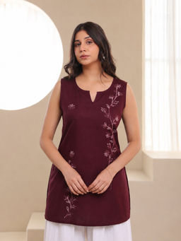 QAZMI - Wine Women Embroidered Sleeveless Embroidered Kurti