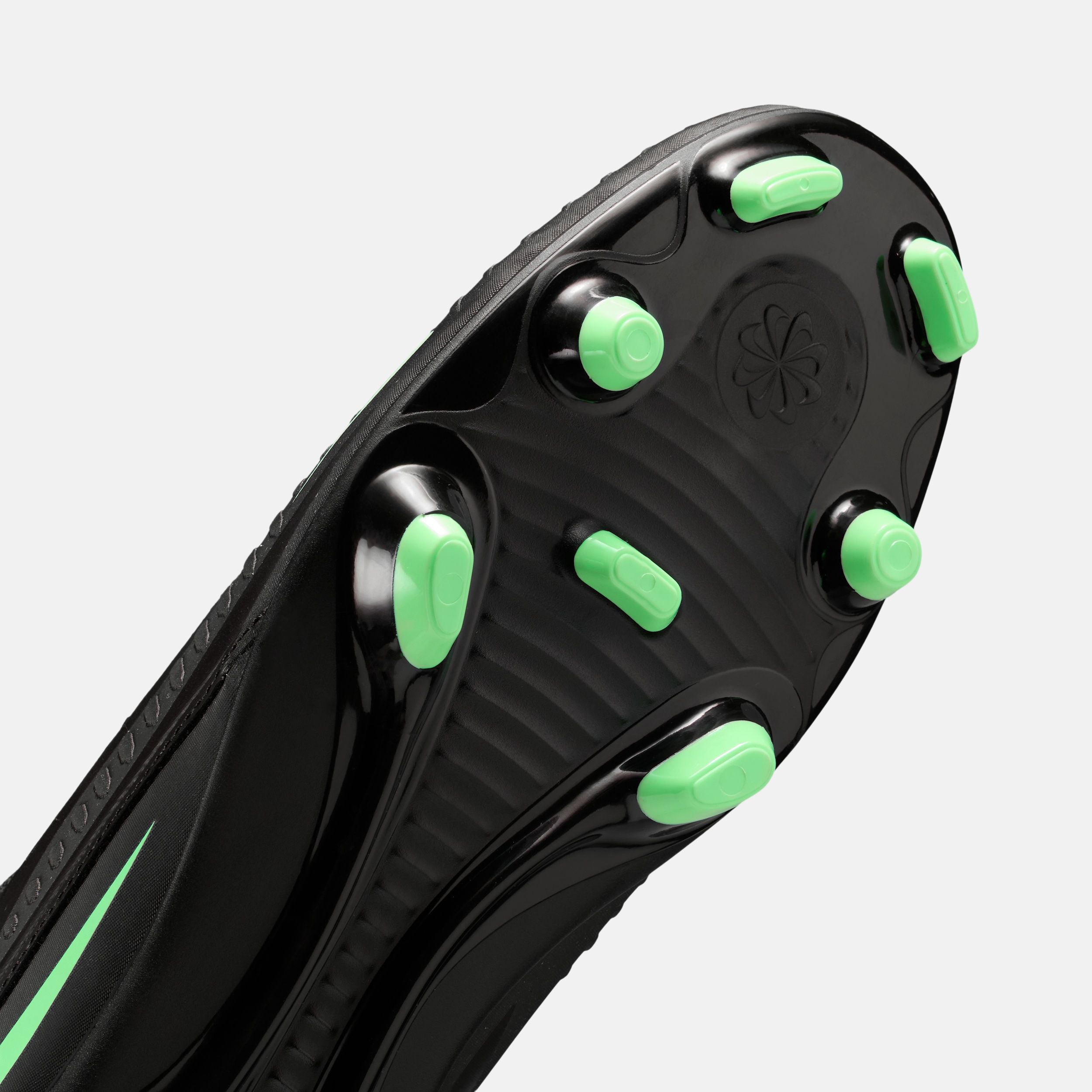 Buy Nike Phantom 6 Low Club Multi-Ground Football Boot Online