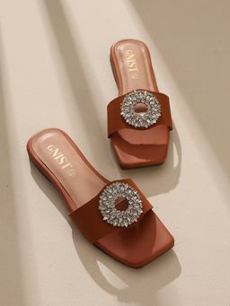 GNIST - Embellished Elegant Tan Flats