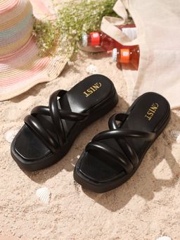 GNIST - Cushioned Strap Flatform Black Sandal Heels