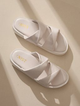 GNIST - Cushioned Twisted Strap Flatform White Sandal Heels