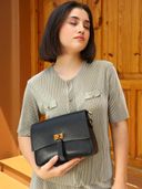 Black color option, Currently selected