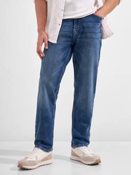 HIGHLANDER - Blue Cotton Lycra Mid Waist Relaxed Fit Straight Leg Solid Jeans