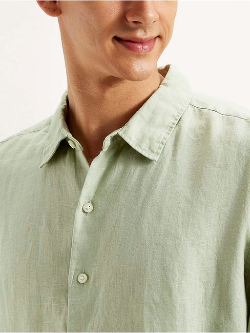 Buy Levi's Mens Green Solid Slim Fit Shirt Online 4