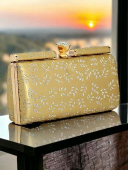 Toobacraft - Women Gold Handicraft Beautiful Star Box Clutch