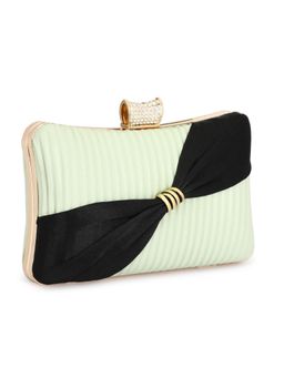 Toobacraft - Women Green Handicraft Beautiful Flower Clutch