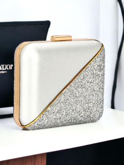 Toobacraft - Women Silver Handcrafted Beautiful Party Clutch