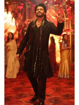 HILO DESIGN - Kala Viraj Black Hand Embroidered Falling Raw Silk Kurta