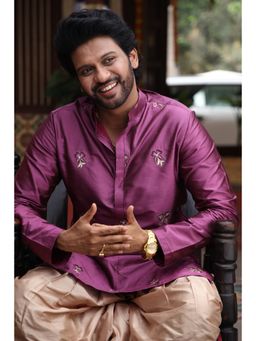 HILO DESIGN - Magenta Muse Magenta Butti Embroidered Dupion Silk Kurta