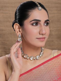Viana Jewels - Pearl White Necklace Jewellery Set With Earrings Andmaang Tikka