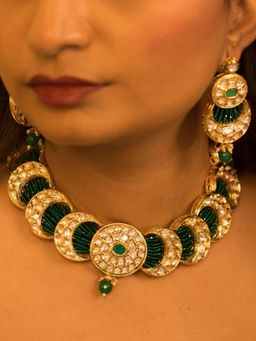 I Jewels - Gold-Plated Polka Kundan Studded And Green Pearl Beaded Jewellery Set