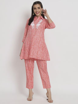 Salwat - Pink Bandhani Embroidered Mandarin Collar Cotton Kurti & Trouser (Set of 2)