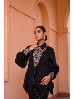 ISHA GUPTA TAYAL - Black Embellished Khwab Top