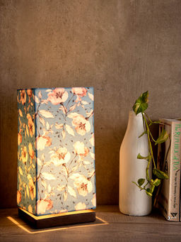 Green Girgit - Floral Lamp with Wooden Base