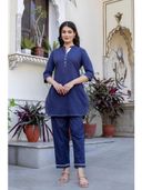 Navy Blue color option, Currently selected