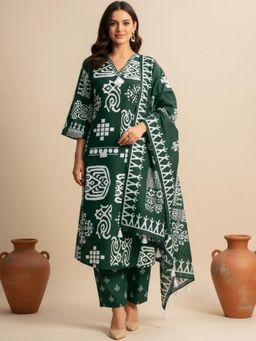 arangya - Green Printed V-Neck Kurta With Pant & Dupatta