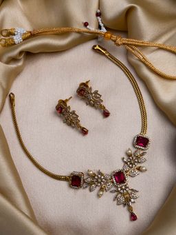 STILEADDA - Ruby Red Ad Pearl Flower Necklace Set