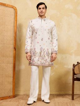 ETHNIC BAY - Men White Silk Blend Full Sleeves Kurta with Pyjama