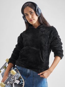 TOKYO TALKIES - Women Black Textured Teddy Drop Shoulder Hooded Hoodie