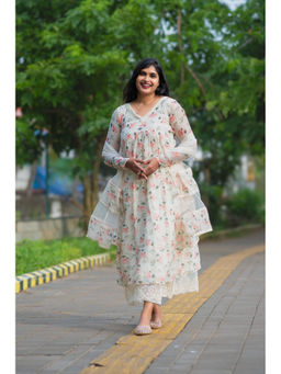 Zerah Designs - Off White Niraaya Lace Detailed Chanderi Silk Anarkali Dress with Dupatta