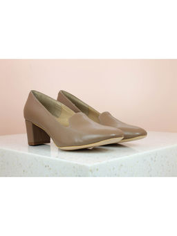 Inc.5 - Brown Heels