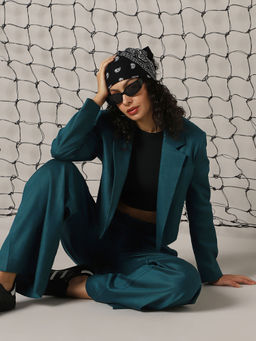 Hubberholme - Solid Regular Full Sleeve Blazer in Teal