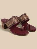 Maroon color option, Currently selected