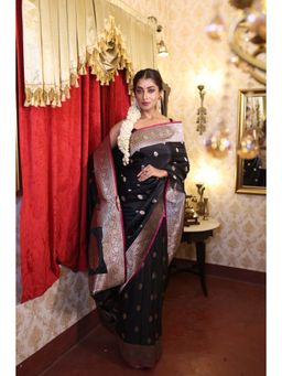 Maayavi - Women's Black Kajri Handloom Saree with Unstitched Blouse