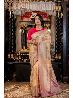 Maayavi - Women's Green Mahika Handloom Saree with Unstitched Blouse