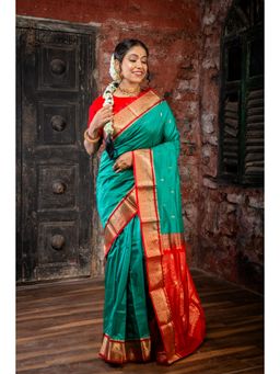 Maayavi - Women's Turquoise Vamika Handloom Saree with Unstitched Blouse